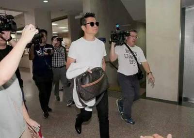琼瑶最痴情男主被曝出轨还诈赌,与爆料者当面对质表情凝重