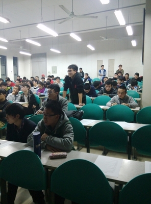 通院举行“职通梦想”讲座 助力学子职业规划